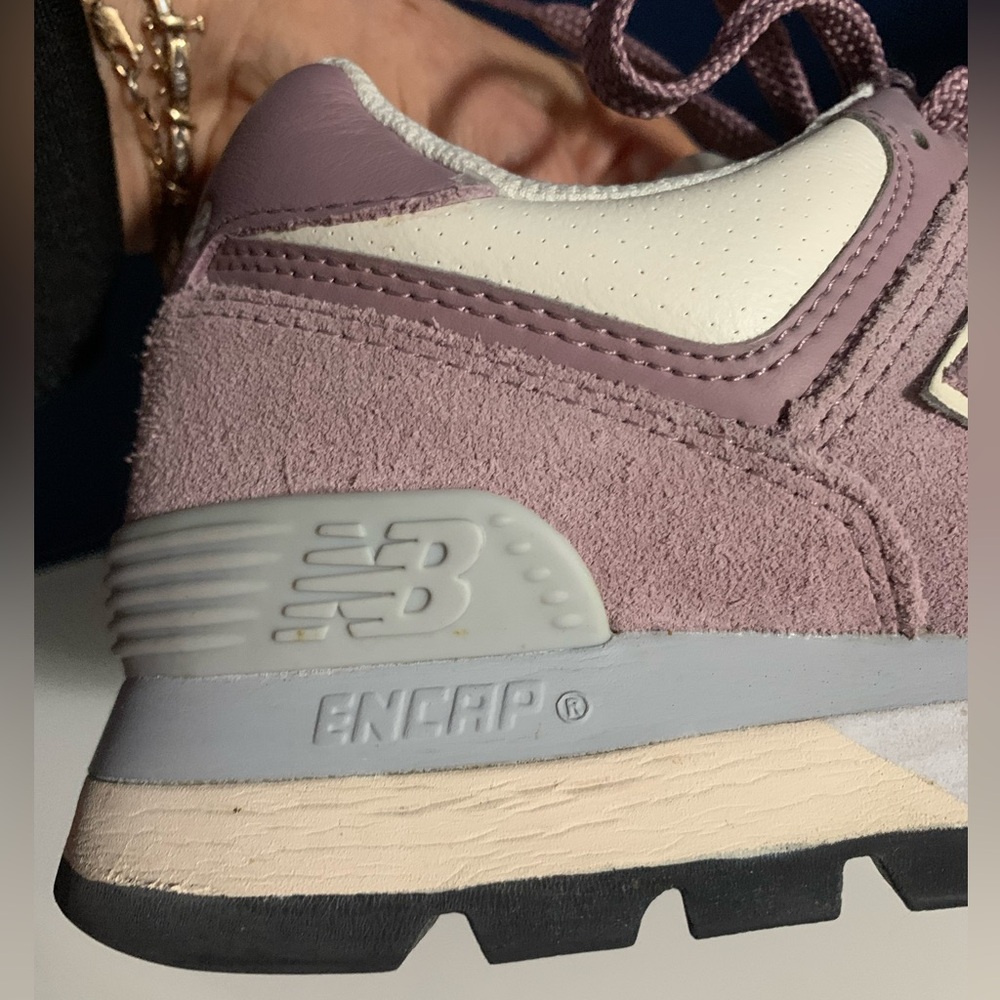 New Balance Women's Mauve and Cream Sneakers - Picture 4 of 9